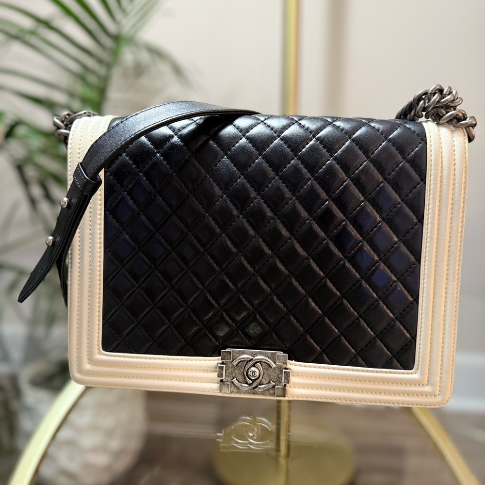 CHANEL 
Lambskin Quilted Large Boy Flap Black White